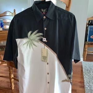 NWT Bamboo Cay Mens Short Sleeve Hurricane Palm Embroidered Woven Shirt Size M
